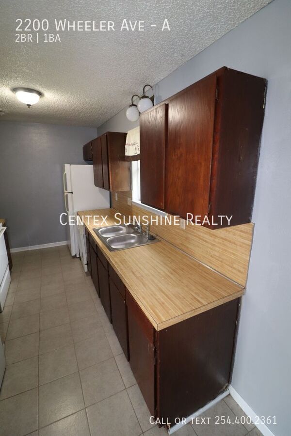 Building Photo - 2200 Wheeler Ave