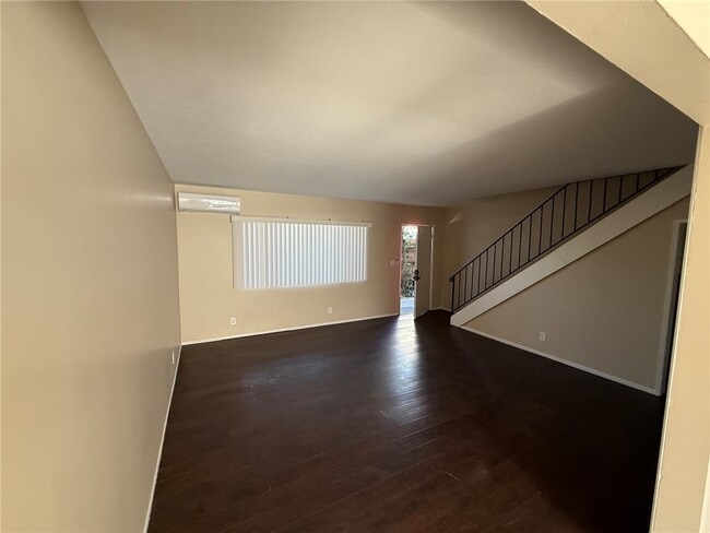 Building Photo - 256 Euclid Pl