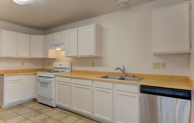 Building Photo - Amazing 3 Bedroom in Central Rio Rancho!