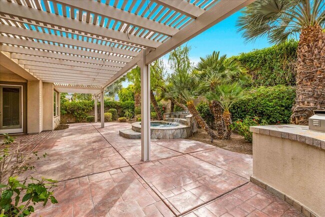 Building Photo - 61255 Portulaca Dr