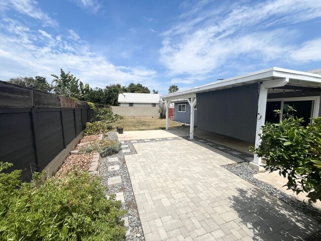 Building Photo - CHARMING 3BD/2BA SINGLE FAMILY HOME IN CLA...