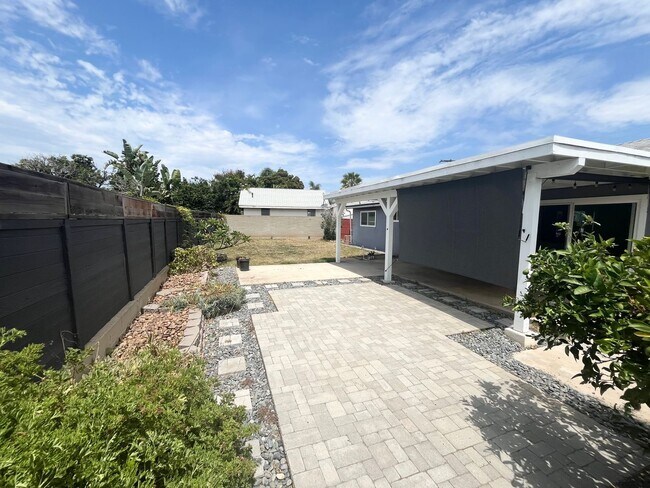 Building Photo - SPACIOUS 3BD/2BA SINGLE FAMILY HOME IN CLA...
