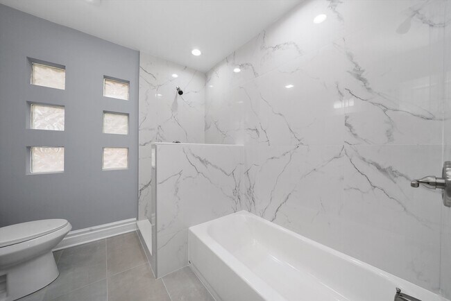 Building Photo - 9624 W Shore Dr