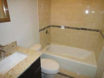 Building Photo - 4759 N Maplewood Ave