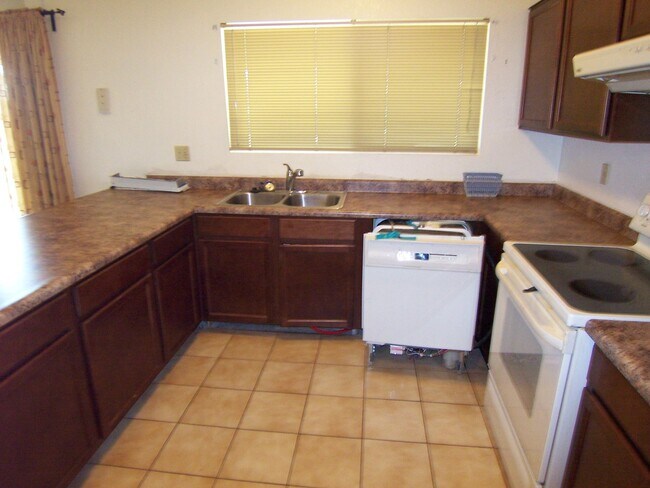 Building Photo - 3-Bedroom in Ahwatukee