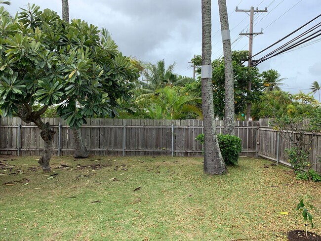 Building Photo - Sustainable Coastal Lifestyle: 2BR House with PV Solar Near Beach