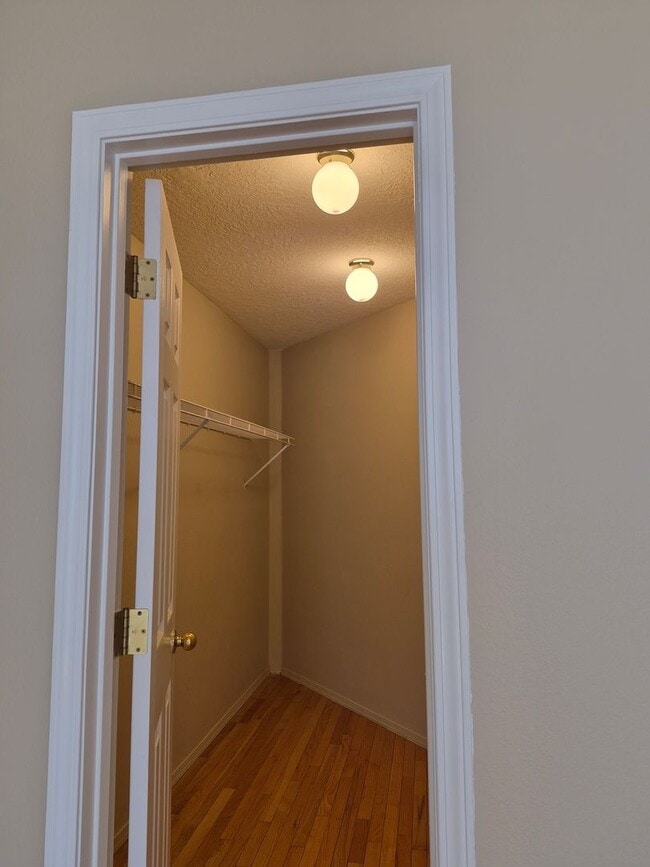 Building Photo - FIVE BEDROOMS GEM-NORTH EAST HEIGHTS