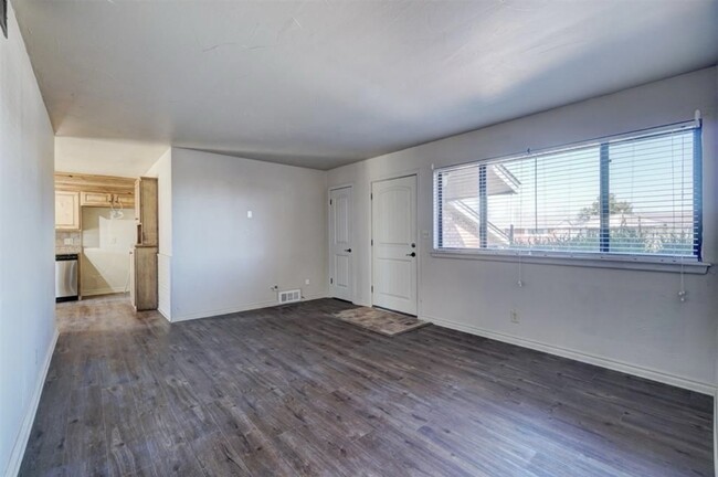 Building Photo - 2112 SW 77th St
