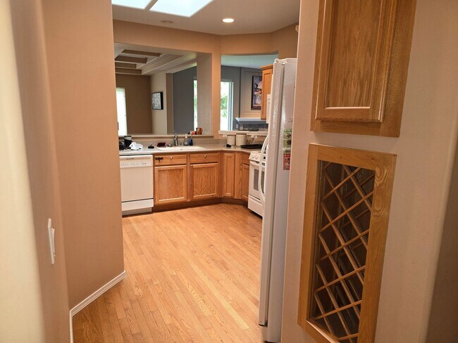 Building Photo - Sunland Townhome for Lease