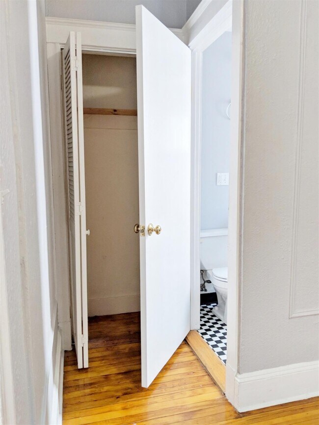 Building Photo - 41 Ivaloo St