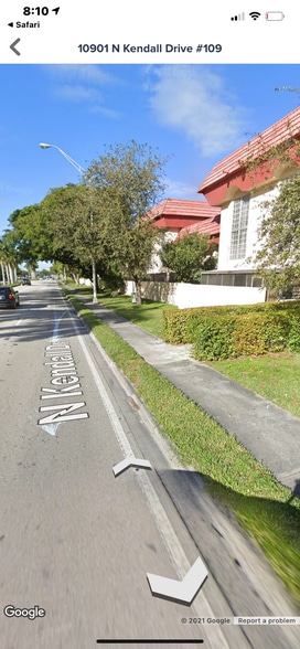 Building Photo - 10901 N Kendall Dr