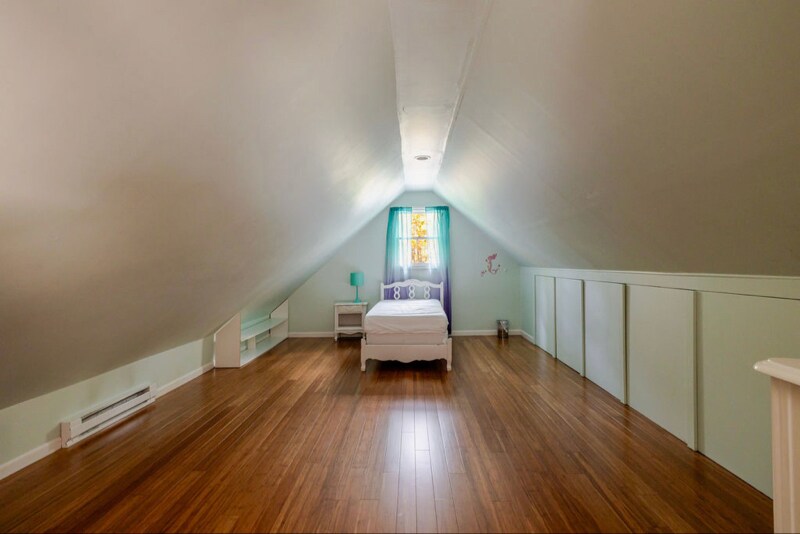 Building Photo - 230 Middle Rd