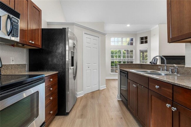 Building Photo - 1454 FARRINGDON Cir