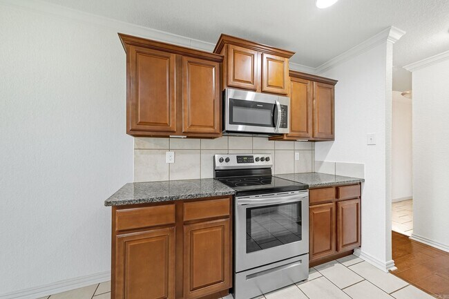 Building Photo - 17317 Crooked Oak Dr