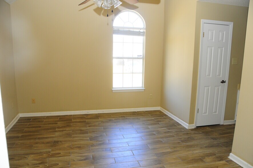 Master Bedroom - 6899 Lagrange Cir S