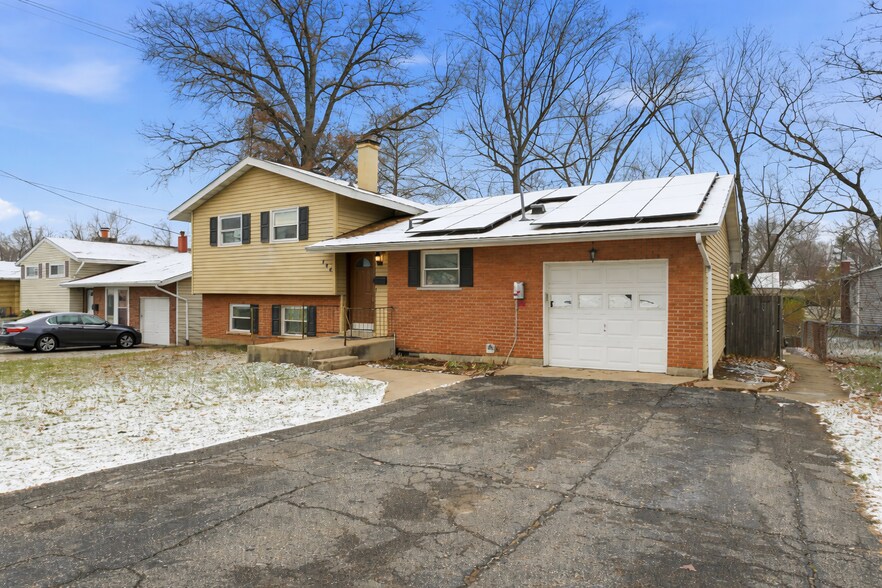 Building Photo - 704 Carlsbad Rd