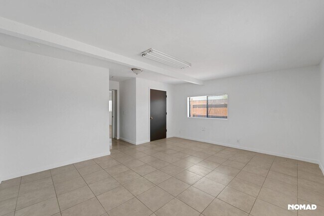 Building Photo - Spacious 3BR House in Phoenix