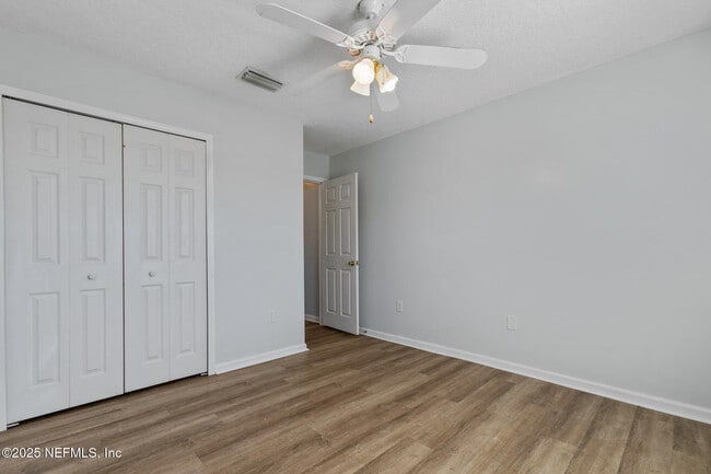 Building Photo - 3265 Woodglen Dr