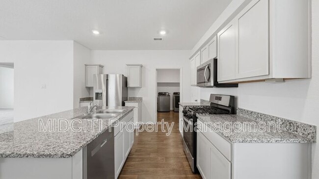 Building Photo - 255 Granary Dr