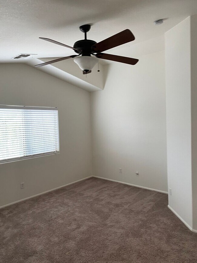 Building Photo - 4150 E Azurite Rd