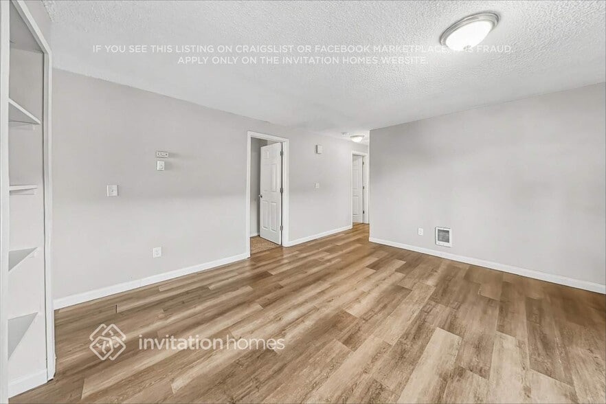 Building Photo - 12428 42nd Ave NE