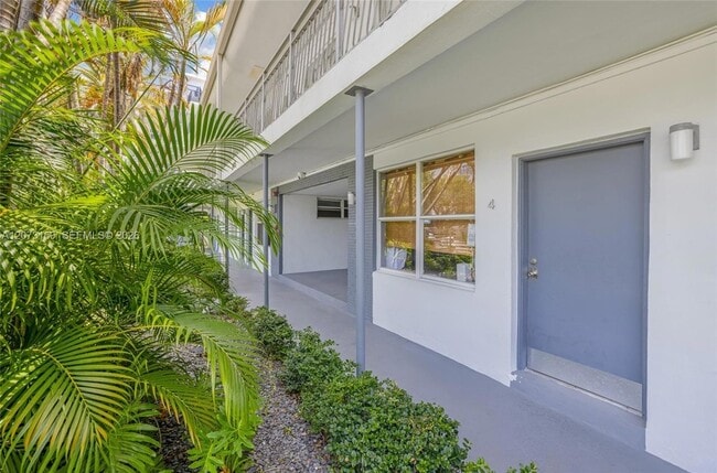 Building Photo - 2445 Lake Pancoast Dr