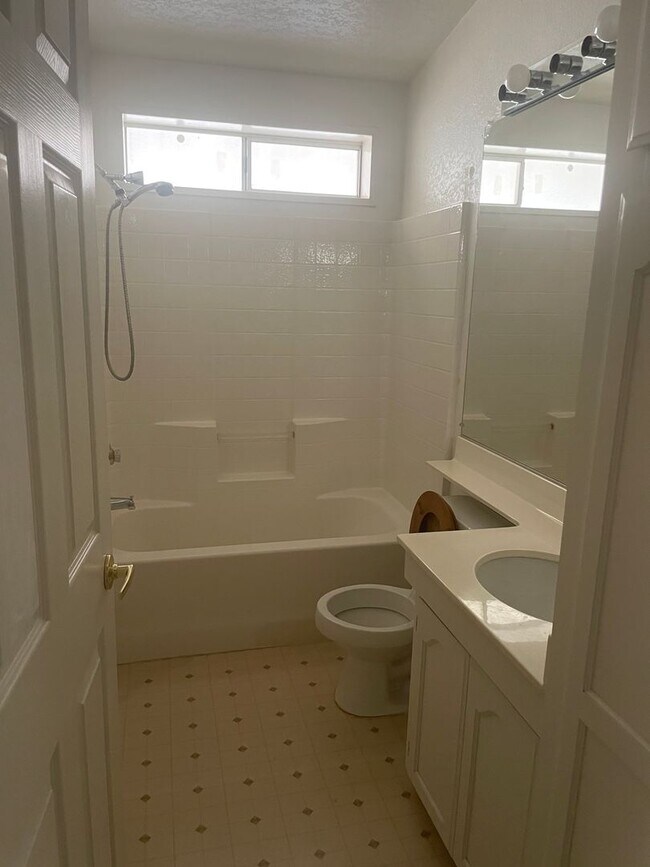 Building Photo - CITRUS VIEW/ 55+ Community 3 bedroom home available now.