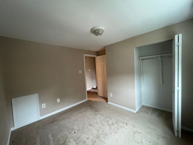 Building Photo - 129 Lamont Ln