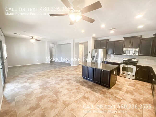 Building Photo - 724 W Dragon Tree Ave