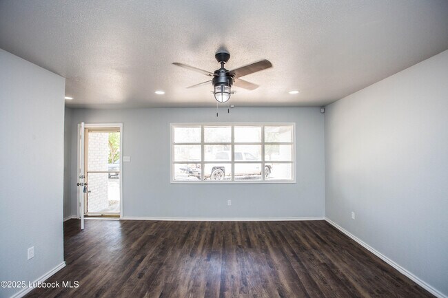 Building Photo - 6803 Avenue W