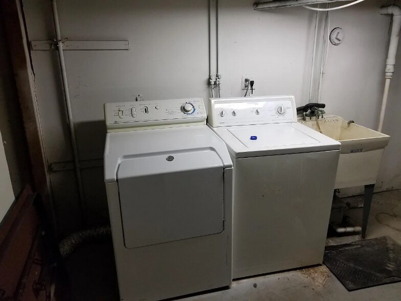 Building Photo - 230 Bergen St