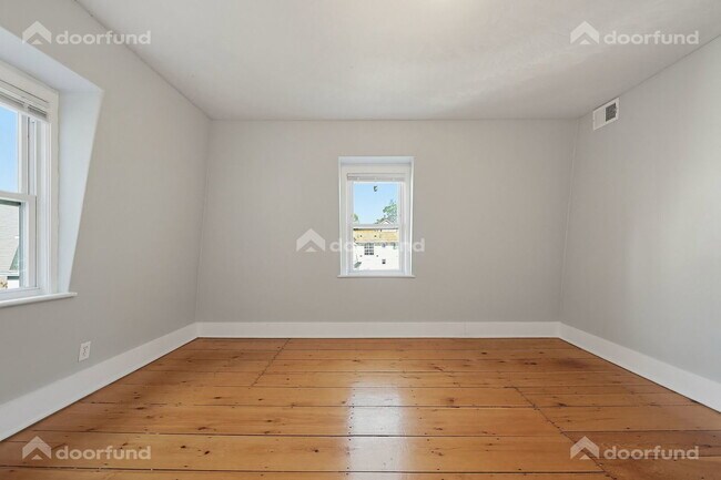 Building Photo - 17 Wachusett St
