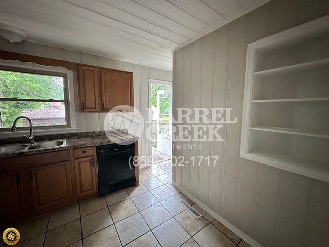 Building Photo - 3-Bed 1-Bath House
