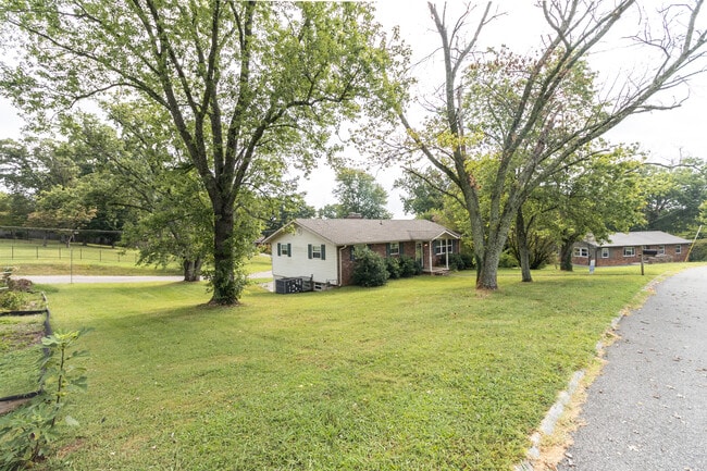 Building Photo - 2344 Alice Bell Rd