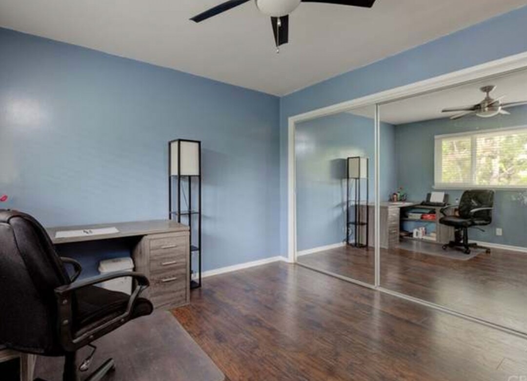 Building Photo - 3220 Merrill Dr