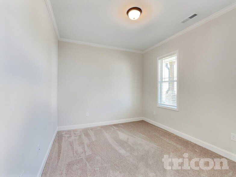 Building Photo - 64 fish Whistle court