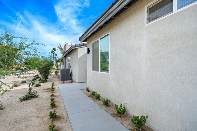 Building Photo - 49211 Garland St