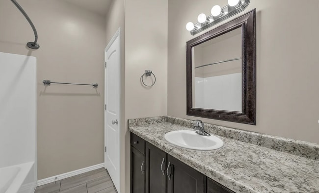 Building Photo - Gorgeous 4 Bed with 3 Car Garage AND Hot Tub