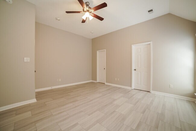 Building Photo - 4882 Graham Lake Dr