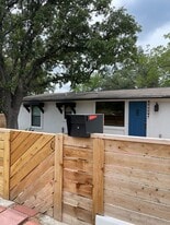 Building Photo - 3704 San Antonio St
