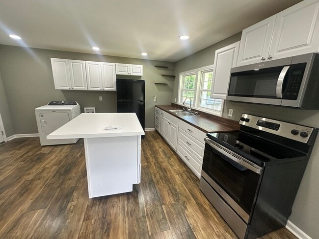 Building Photo - Tiny Home