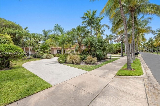 Building Photo - 564 Golden Beach Dr