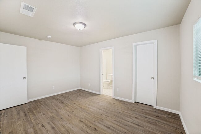 Building Photo - NEWLY-REMODELED 3-BEDROOM HOME IN HERITAGE SUBDIVISION