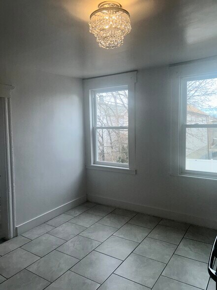 Building Photo - 21 Tillinghast St