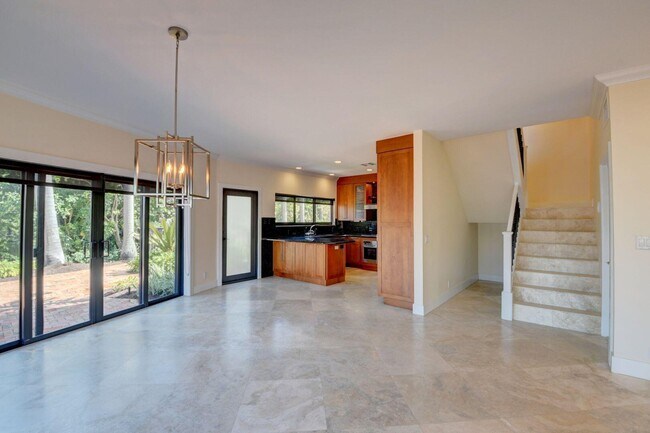 Building Photo - 1121 Bel Air Dr