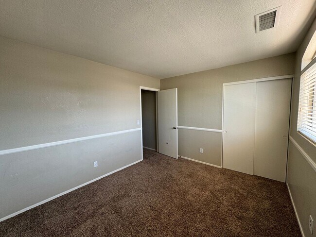 Building Photo - 440 W Calle Monte Vista