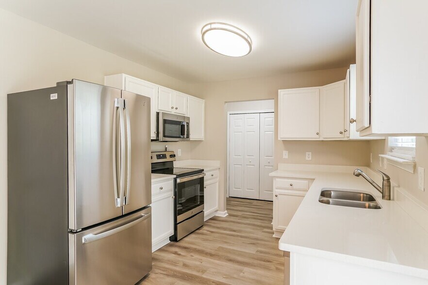 Building Photo - 3928 Tyler Bluff Ln
