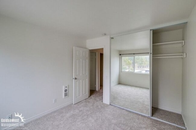Building Photo - Charming 2Bdm 2Ba Condo in La Jolla