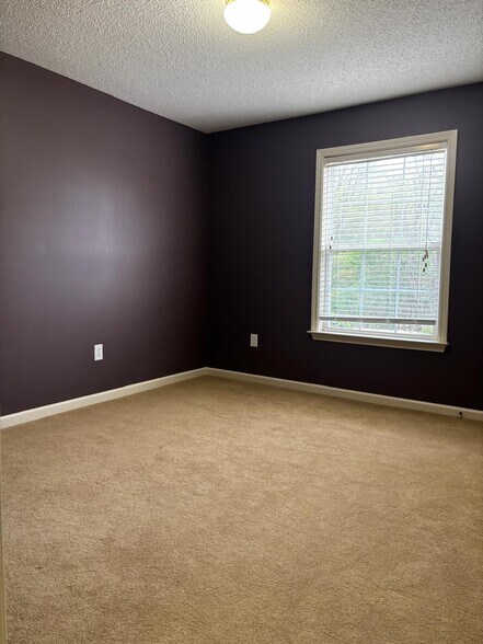 Building Photo - 503 Pelham Square Way