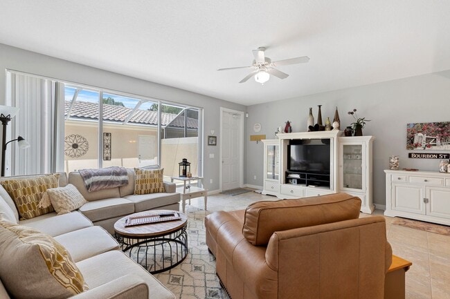 Building Photo - Beautiful FURNISHED 3/3 Cayman town home available now!